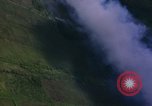 Standbild Flugzeuge Bomben auf vietnamesische Dorf Vietnam, 1965, aus Sekunde 19 historischem Filmmaterial Videoclip 65675054847