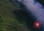 Standbild Flugzeuge Bomben auf vietnamesische Dorf Vietnam, 1965, aus Sekunde 20 historischem Filmmaterial Videoclip 65675054847