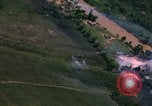Standbild Flugzeuge Bomben auf vietnamesische Dorf Vietnam, 1965, aus Sekunde 26 historischem Filmmaterial Videoclip 65675054847