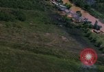 Standbild Flugzeuge Bomben auf vietnamesische Dorf Vietnam, 1965, aus Sekunde 30 historischem Filmmaterial Videoclip 65675054847