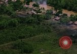 Standbild Flugzeuge Bomben auf vietnamesische Dorf Vietnam, 1965, aus Sekunde 40 historischem Filmmaterial Videoclip 65675054847