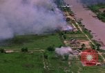 Standbild Flugzeuge Bomben auf vietnamesische Dorf Vietnam, 1965, aus Sekunde 49 historischem Filmmaterial Videoclip 65675054847