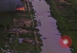 Standbild Us-Flugzeuge bombardieren Skyraider in Vietnam Vietnam, 1965, aus Sekunde 1 historischem Filmmaterial Videoclip 65675054849