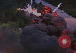 Standbild Us-Flugzeuge bombardieren Skyraider in Vietnam Vietnam, 1965, aus Sekunde 23 historischem Filmmaterial Videoclip 65675054849