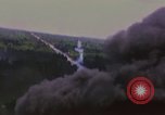 Standbild Us-Flugzeuge bombardieren Skyraider in Vietnam Vietnam, 1965, aus Sekunde 26 historischem Filmmaterial Videoclip 65675054849