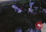 Standbild Us-Flugzeuge bombardieren Skyraider in Vietnam Vietnam, 1965, aus Sekunde 36 historischem Filmmaterial Videoclip 65675054849