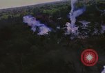 Standbild Us-Flugzeuge bombardieren Skyraider in Vietnam Vietnam, 1965, aus Sekunde 37 historischem Filmmaterial Videoclip 65675054849