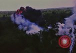 Standbild Us-Flugzeuge bombardieren Skyraider in Vietnam Vietnam, 1965, aus Sekunde 40 historischem Filmmaterial Videoclip 65675054849
