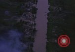 Standbild A-1 Skyraider Vietnamkrieg Bombardierung views Vietnam, 1965, aus Sekunde 6 historischem Filmmaterial Videoclip 65675054850