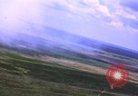 Standbild A-1 Skyraider Vietnamkrieg Bombardierung views Vietnam, 1965, aus Sekunde 29 historischem Filmmaterial Videoclip 65675054850