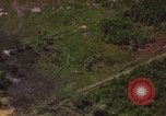 Standbild A-1 Skyraider Vietnamkrieg Bombardierung views Vietnam, 1965, aus Sekunde 46 historischem Filmmaterial Videoclip 65675054850