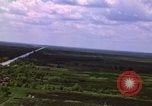 Standbild A-1 Skyraider Vietnamkrieg Bombardierung views Vietnam, 1965, aus Sekunde 54 historischem Filmmaterial Videoclip 65675054850