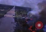 Immagine di Le aree obiettivo bombardato Il Vietnam, 1965, secondo 11 filmato di repertorio 65675054851
