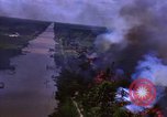 Immagine di Le aree obiettivo bombardato Il Vietnam, 1965, secondo 14 filmato di repertorio 65675054851