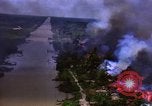 Immagine di Le aree obiettivo bombardato Il Vietnam, 1965, secondo 16 filmato di repertorio 65675054851