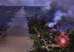 Immagine di Le aree obiettivo bombardato Il Vietnam, 1965, secondo 18 filmato di repertorio 65675054851