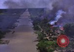 Immagine di Le aree obiettivo bombardato Il Vietnam, 1965, secondo 20 filmato di repertorio 65675054851