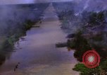 Immagine di Le aree obiettivo bombardato Il Vietnam, 1965, secondo 27 filmato di repertorio 65675054851