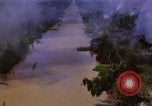 Immagine di Le aree obiettivo bombardato Il Vietnam, 1965, secondo 29 filmato di repertorio 65675054851