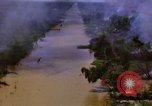 Immagine di Le aree obiettivo bombardato Il Vietnam, 1965, secondo 30 filmato di repertorio 65675054851