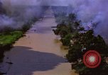 Immagine di Le aree obiettivo bombardato Il Vietnam, 1965, secondo 36 filmato di repertorio 65675054851