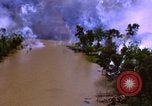 Immagine di Le aree obiettivo bombardato Il Vietnam, 1965, secondo 52 filmato di repertorio 65675054851