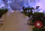 Immagine di Le aree obiettivo bombardato Il Vietnam, 1965, secondo 53 filmato di repertorio 65675054851