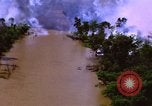 Immagine di Le aree obiettivo bombardato Il Vietnam, 1965, secondo 54 filmato di repertorio 65675054851