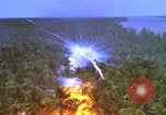 Image Vue aérienne d'explosion de bombes au phosphore blanc Guerre du Vietnam Vietnam, 1965, de la seconde 27 séquences d'archives historiques vidéo 65675054860