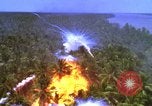 Image Vue aérienne d'explosion de bombes au phosphore blanc Guerre du Vietnam Vietnam, 1965, de la seconde 28 séquences d'archives historiques vidéo 65675054860