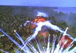 Image Vue aérienne d'explosion de bombes au phosphore blanc Guerre du Vietnam Vietnam, 1965, de la seconde 32 séquences d'archives historiques vidéo 65675054860