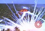 Image Vue aérienne d'explosion de bombes au phosphore blanc Guerre du Vietnam Vietnam, 1965, de la seconde 33 séquences d'archives historiques vidéo 65675054860