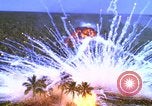 Image Vue aérienne d'explosion de bombes au phosphore blanc Guerre du Vietnam Vietnam, 1965, de la seconde 34 séquences d'archives historiques vidéo 65675054860
