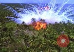 Image Vue aérienne d'explosion de bombes au phosphore blanc Guerre du Vietnam Vietnam, 1965, de la seconde 39 séquences d'archives historiques vidéo 65675054860