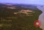 Image Bombardement au napalm des domaines cibles au Vietnam Vietnam, 1965, de la seconde 4 séquences d'archives historiques vidéo 65675054862