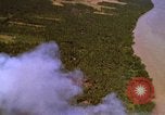 Image Bombardement au napalm des domaines cibles au Vietnam Vietnam, 1965, de la seconde 9 séquences d'archives historiques vidéo 65675054862