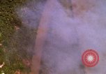 Image Bombardement au napalm des domaines cibles au Vietnam Vietnam, 1965, de la seconde 26 séquences d'archives historiques vidéo 65675054862