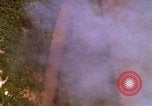 Image Bombardement au napalm des domaines cibles au Vietnam Vietnam, 1965, de la seconde 27 séquences d'archives historiques vidéo 65675054862