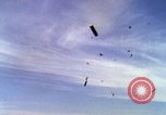 Image Bombardement au napalm des domaines cibles au Vietnam Vietnam, 1965, de la seconde 36 séquences d'archives historiques vidéo 65675054862