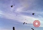 Image Bombardement au napalm des domaines cibles au Vietnam Vietnam, 1965, de la seconde 38 séquences d'archives historiques vidéo 65675054862