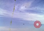 Image Bombardement au napalm des domaines cibles au Vietnam Vietnam, 1965, de la seconde 54 séquences d'archives historiques vidéo 65675054862