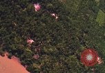 Image bombardement de zones cible Vietnam, 1965, de la seconde 30 séquences d'archives historiques vidéo 65675054863