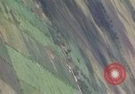 Image Bombardement au napalm des domaines cibles au Vietnam Vietnam, 1965, de la seconde 3 séquences d'archives historiques vidéo 65675054864