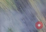 Image Bombardement au napalm des domaines cibles au Vietnam Vietnam, 1965, de la seconde 6 séquences d'archives historiques vidéo 65675054864