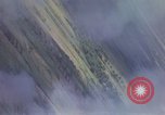 Image Bombardement au napalm des domaines cibles au Vietnam Vietnam, 1965, de la seconde 13 séquences d'archives historiques vidéo 65675054864