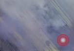 Image Bombardement au napalm des domaines cibles au Vietnam Vietnam, 1965, de la seconde 16 séquences d'archives historiques vidéo 65675054864