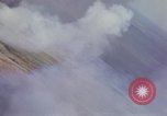 Image Bombardement au napalm des domaines cibles au Vietnam Vietnam, 1965, de la seconde 22 séquences d'archives historiques vidéo 65675054864