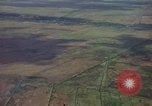 Standbild napalm Bomben in den Zielregionen Nam Phan Provinz Vietnam, 1965, aus Sekunde 7 historischem Filmmaterial Videoclip 65675054866