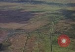 Standbild napalm Bomben in den Zielregionen Nam Phan Provinz Vietnam, 1965, aus Sekunde 9 historischem Filmmaterial Videoclip 65675054866