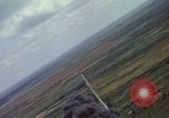 Standbild Vietnam bombardierten Gebiete Ziel Nam Phan Provinz Vietnam, 1965, aus Sekunde 6 historischem Filmmaterial Videoclip 65675054867